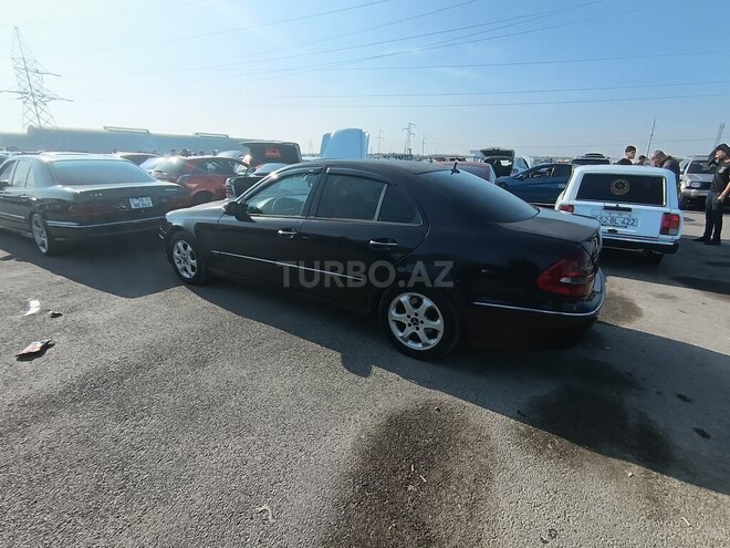 Mercedes E 220 2002, 302,000 km - 2.2 l - Bakı