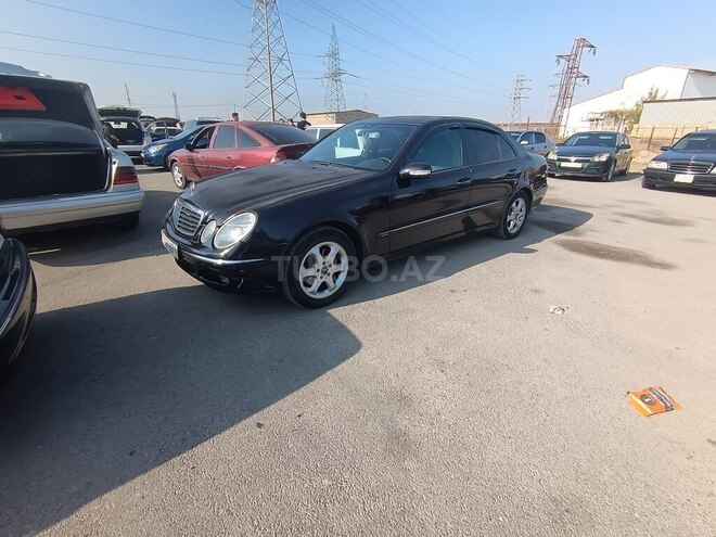 Mercedes E 220 2002, 302,000 km - 2.2 l - Bakı