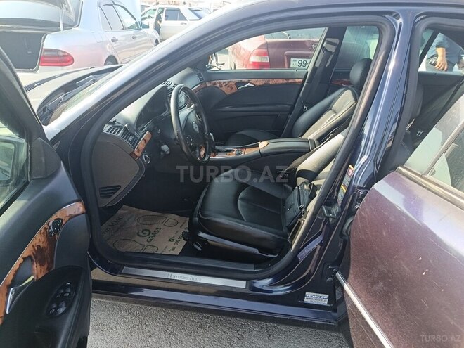 Mercedes E 220 2002, 302,000 km - 2.2 l - Bakı