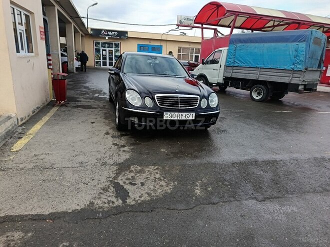 Mercedes E 220 2002, 302,000 km - 2.2 l - Bakı
