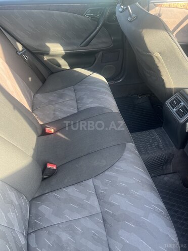 Mercedes E 270 2000, 470,000 km - 2.7 l - Bakı
