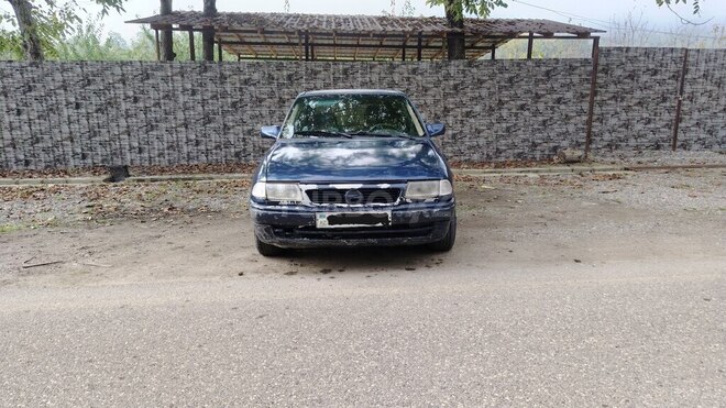 Opel Astra 1994, 275,685 km - 1.6 l - Quba