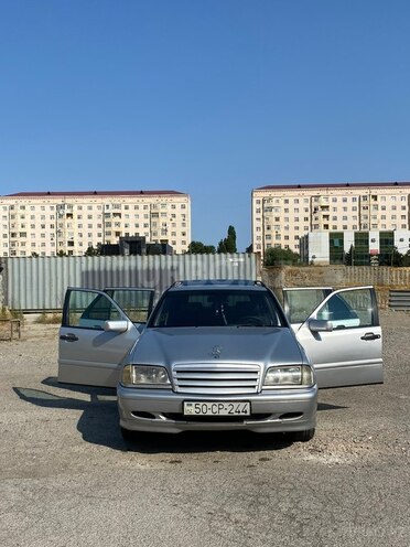 Mercedes C 180 1999, 210,000 km - 1.8 l - Sumqayıt