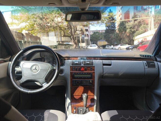Mercedes E 240 1998, 237,000 km - 2.4 l - Bakı