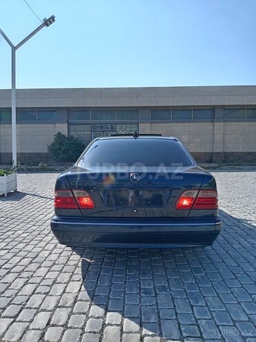 Mercedes E 240 2000, 266,000 km - 2.4 l - Bakı