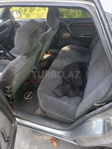 Opel Vectra 1993, 400,000 km - 2.0 l - Zaqatala