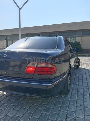 Mercedes E 240 2000, 266,000 km - 2.4 l - Bakı
