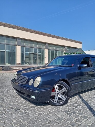 Mercedes E 240 2000, 266,000 km - 2.4 l - Bakı