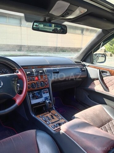 Mercedes E 240 2000, 266,000 km - 2.4 l - Bakı