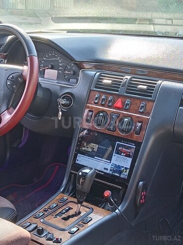 Mercedes E 240 2000, 266,000 km - 2.4 l - Bakı