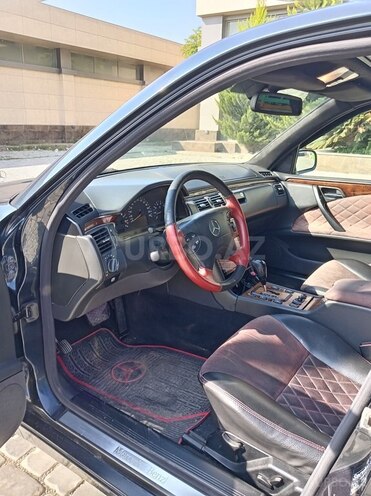 Mercedes E 240 2000, 266,000 km - 2.4 l - Bakı