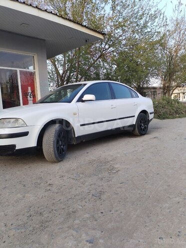 Volkswagen Passat 2001, 310,025 km - 2.0 л - Sabirabad