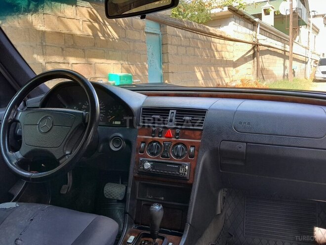 Mercedes C 180 1999, 432,084 km - 1.8 l - Yevlax