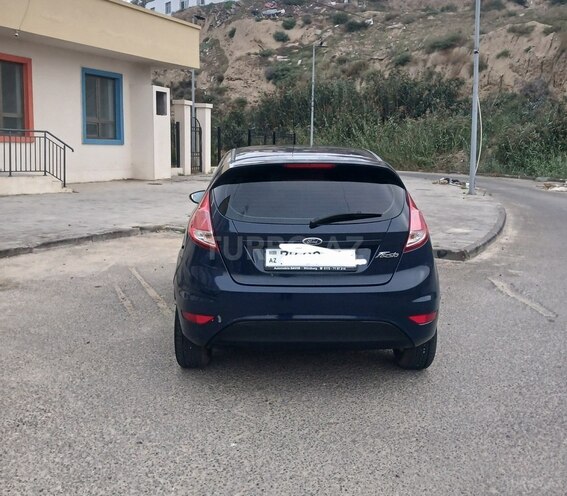 Ford Fiesta 2015, 111,498 km - 1.4 л - Bakı