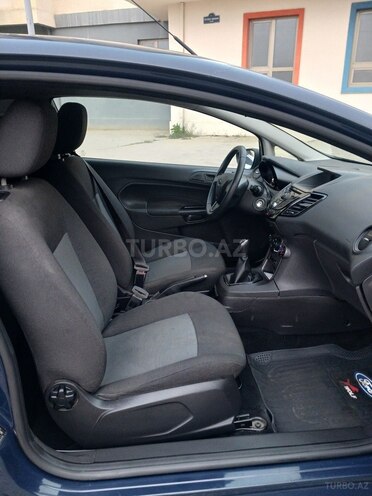 Ford Fiesta 2015, 111,498 km - 1.4 л - Bakı