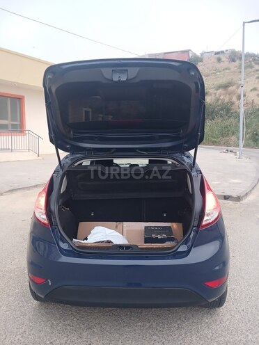 Ford Fiesta 2015, 111,498 km - 1.4 л - Bakı