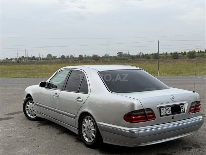 Mercedes E 220 2000, 500,000 km - 2.2 л - Qazax