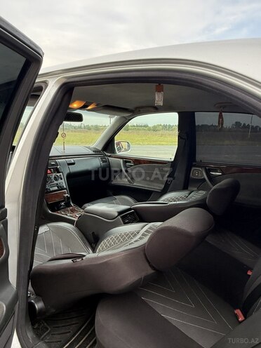 Mercedes E 220 2000, 500,000 km - 2.2 л - Qazax