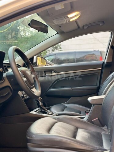 Hyundai Elantra 2018, 160,000 km - 1.6 l - Bakı