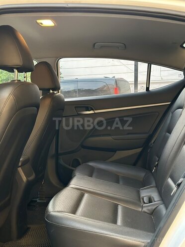 Hyundai Elantra 2018, 160,000 km - 1.6 l - Bakı