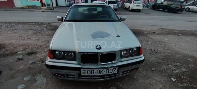 BMW 320 1992, 453,130 km - 2.0 l - Yevlax