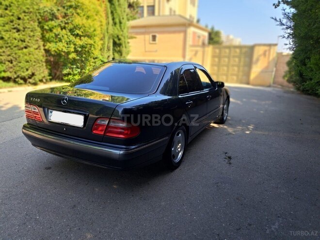 Mercedes E 240 2001, 149,000 km - 2.4 l - Bakı