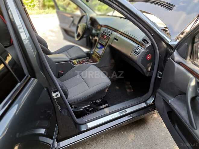 Mercedes E 240 2001, 149,000 km - 2.4 l - Bakı