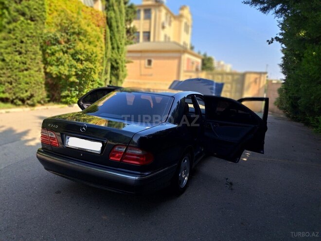 Mercedes E 240 2001, 149,000 km - 2.4 l - Bakı
