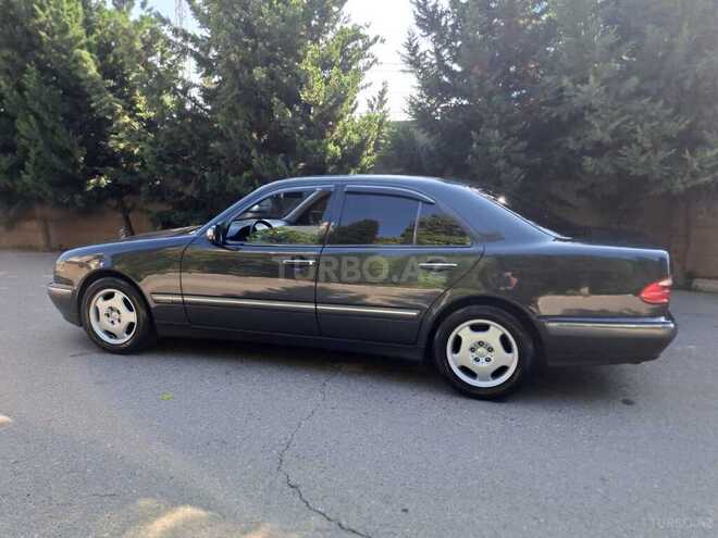 Mercedes E 240 2001, 149,000 km - 2.4 l - Bakı