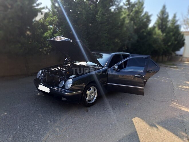 Mercedes E 240 2001, 149,000 km - 2.4 l - Bakı