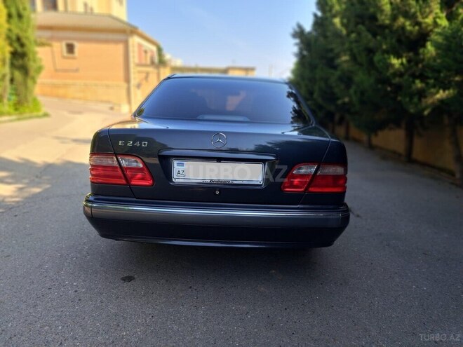 Mercedes E 240 2001, 149,000 km - 2.4 l - Bakı