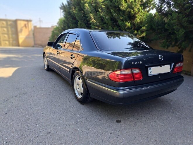 Mercedes E 240 2001, 149,000 km - 2.4 l - Bakı