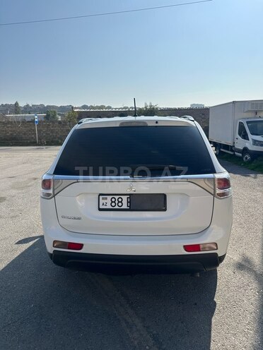 Mitsubishi Outlander 2015, 181,200 km - 3.0 l - Bakı