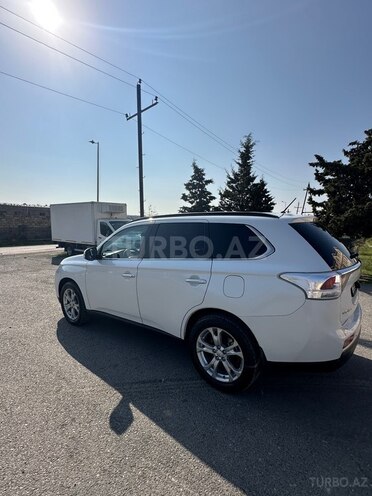 Mitsubishi Outlander 2015, 181,200 km - 3.0 l - Bakı