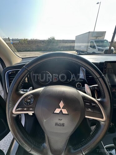 Mitsubishi Outlander 2015, 181,200 km - 3.0 l - Bakı