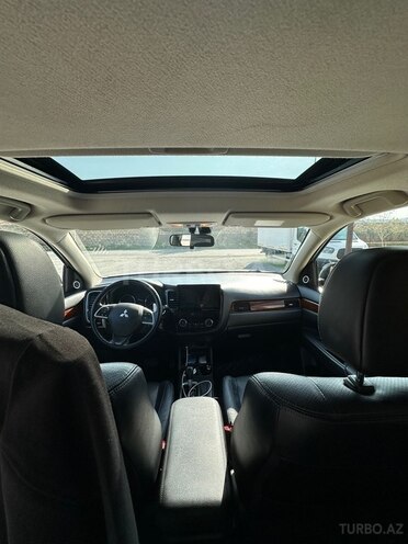 Mitsubishi Outlander 2015, 181,200 km - 3.0 l - Bakı