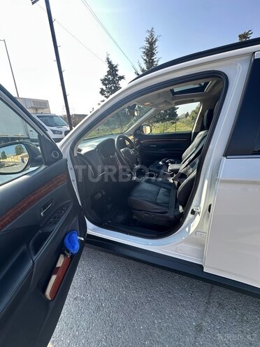 Mitsubishi Outlander 2015, 181,200 km - 3.0 l - Bakı