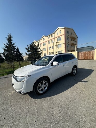 Mitsubishi Outlander 2015, 181,200 km - 3.0 l - Bakı