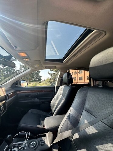 Mitsubishi Outlander 2015, 181,200 km - 3.0 l - Bakı