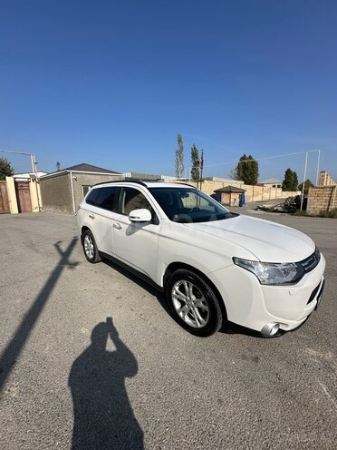 Mitsubishi Outlander 2015, 181,200 km - 3.0 l - Bakı