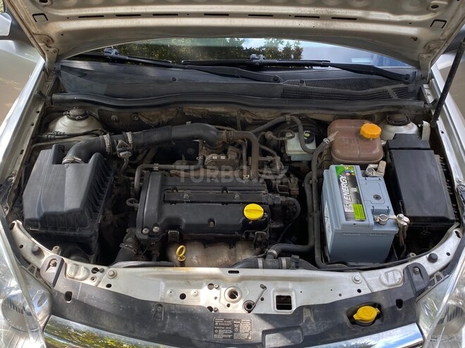 Opel Astra 2009, 313,000 km - 1.4 l - Qazax