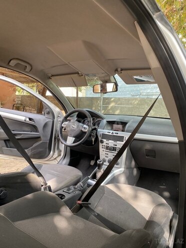 Opel Astra 2009, 313,000 km - 1.4 l - Qazax