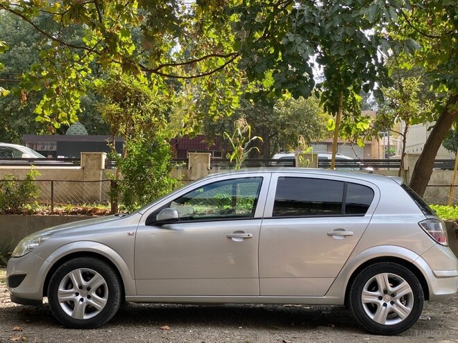 Opel Astra 2009, 313,000 km - 1.4 l - Qazax