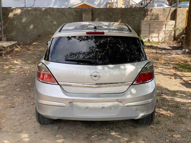 Opel Astra 2009, 313,000 km - 1.4 l - Qazax