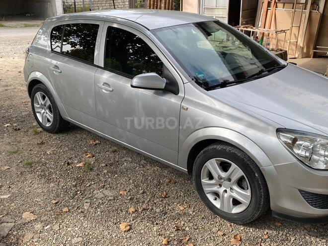 Opel Astra 2009, 313,000 km - 1.4 l - Qazax