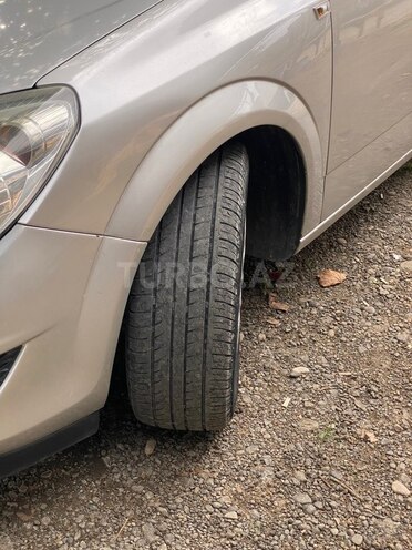 Opel Astra 2009, 313,000 km - 1.4 l - Qazax