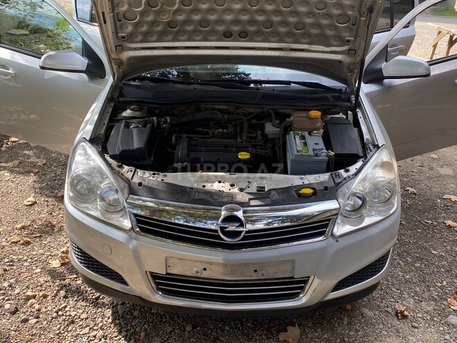 Opel Astra 2009, 313,000 km - 1.4 l - Qazax