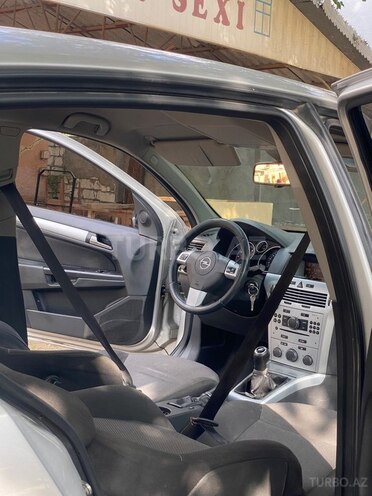 Opel Astra 2009, 313,000 km - 1.4 l - Qazax