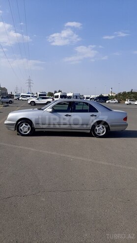 Mercedes E 200 1998, 267,000 km - 2.0 l - Gəncə