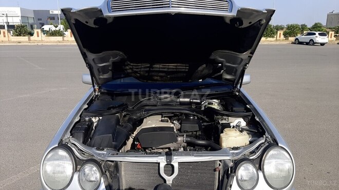 Mercedes E 200 1998, 267,000 km - 2.0 l - Gəncə